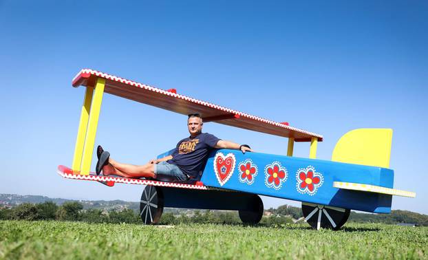 Stubica: Gordan Lendrec napravio drveni zrakoplov po uzoru na tradicionalne igračake 