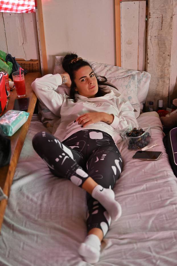 U Crnoj Gori već više od mjesec dana traje natjecanje u ležanju, četvero ljudi ne želi odustati