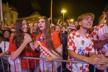 Zagreb: Slavlje na trgu nakon gola Hrvatske