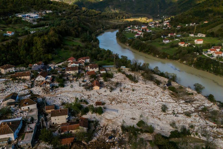 Snimke iz zraka prikazuju razmjere katastrofe u Donjoj Jablanici