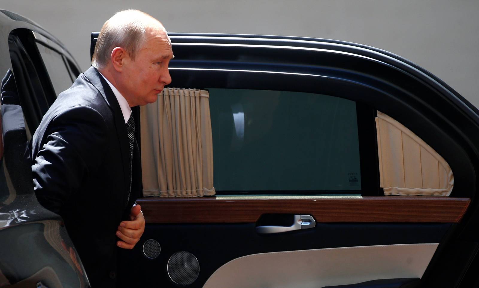 Russian President Vladimir Putin meets Pope Francis at the Vatican