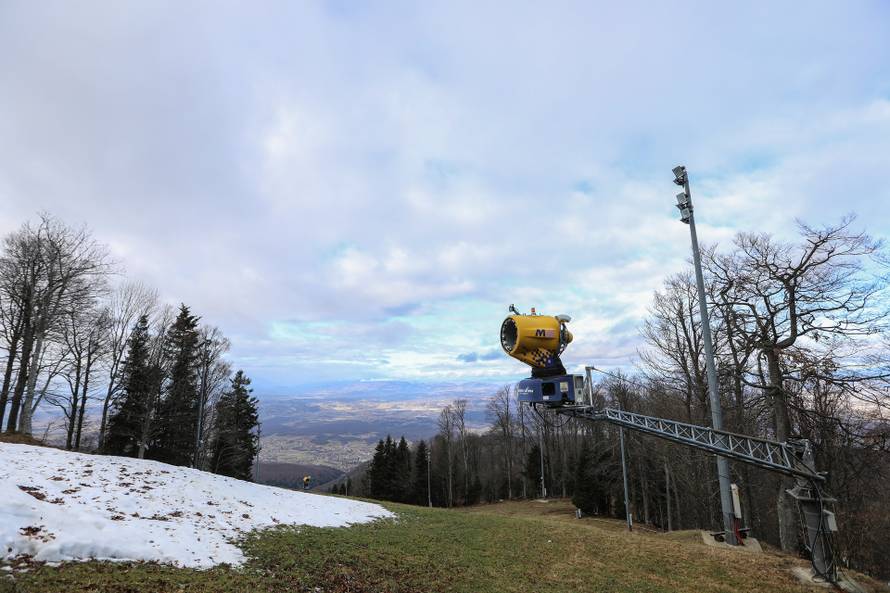 U prvim danima sije?nja zagreba?ko Sljeme bez hladne zime i pravog snijega