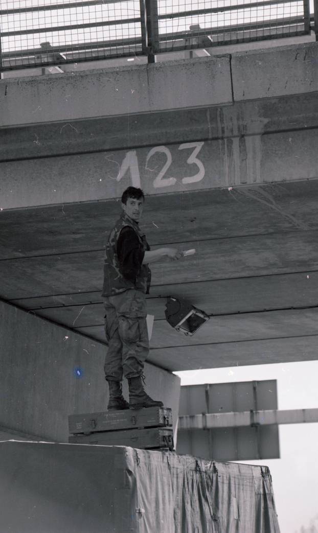 Autocesta u Novskoj 3.5.1995.