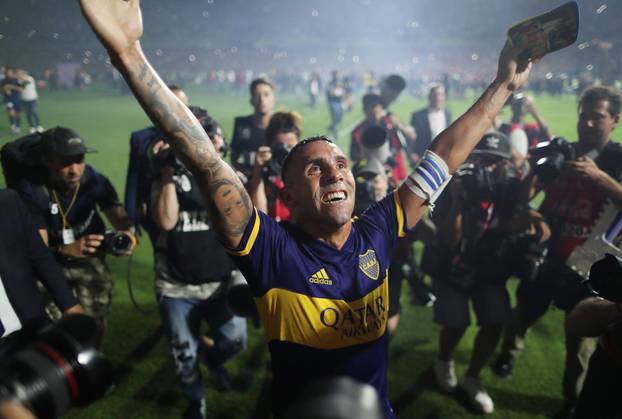 Superliga - Boca Juniors v Gimnasia y Esgrima