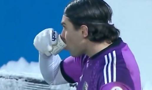 VIDEO Hrvat postao apsolutni hit u Turskoj. Pogledajte kako se grijao na nemilosrdnih -9!