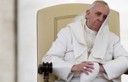 Papa Franjo (77) zbog umora otkazao posjet bolnici u Rimu 