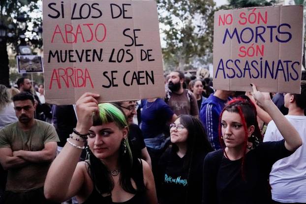 Protest against management of emergency response to the deadly floods in Valencia