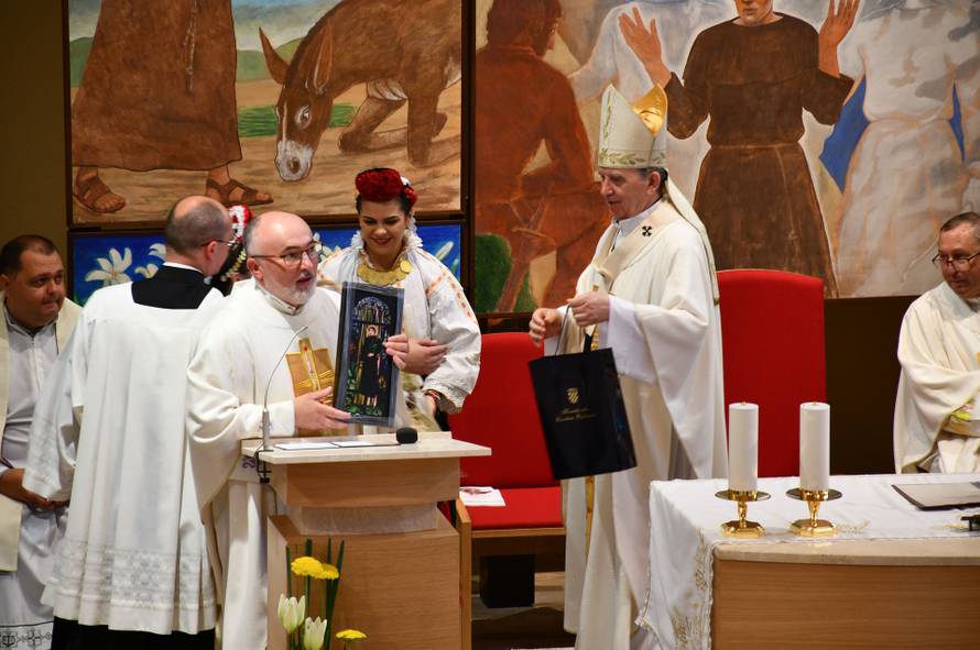 'Hvala dragome Bogu, naša župa je dobila moći sv. Ante iz Padove i svetog pape Pia X.'