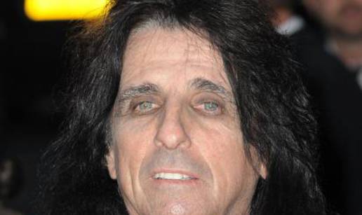 Alice Cooper boji se duhova koji nisu otišli u raj ili pakao...