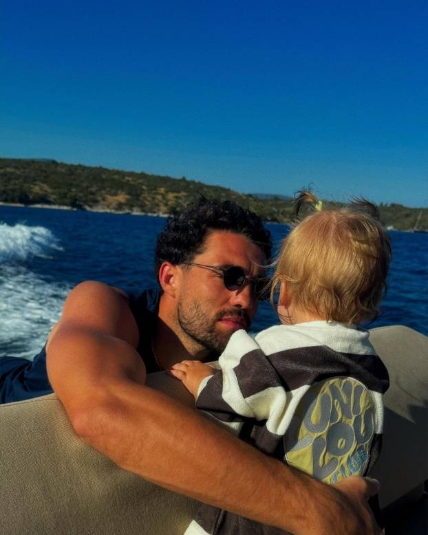 FOTO Kovačić uživao na jahti s Modrićem, evo kako je proveo ljeto na jadranskoj obali