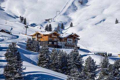 Prekrasno vrijeme na skijalištu Wildkogel - Arena u Austriji