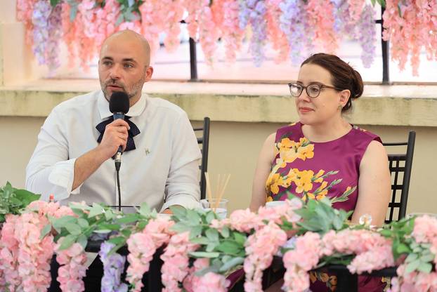 Zagreb: Promocija knjiga iz serijala Bridgerton i susret s autoricom Juliom Quinn