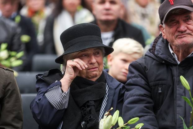 Komemoracija za Halida Bešlića u sarajevskom Narodnom pozorištu