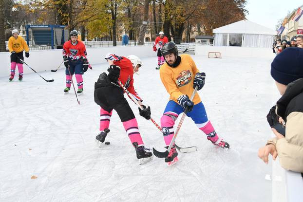 Na otvorenju klizališta u Bjelovaru glavna atrakcija bili su zagrebački klizači i bjelovarski hokejaši