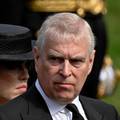 Bivši vojvoda: Biograf tvrdi da je princ Andrew molio osoblje da mu 'sredi djevojke'