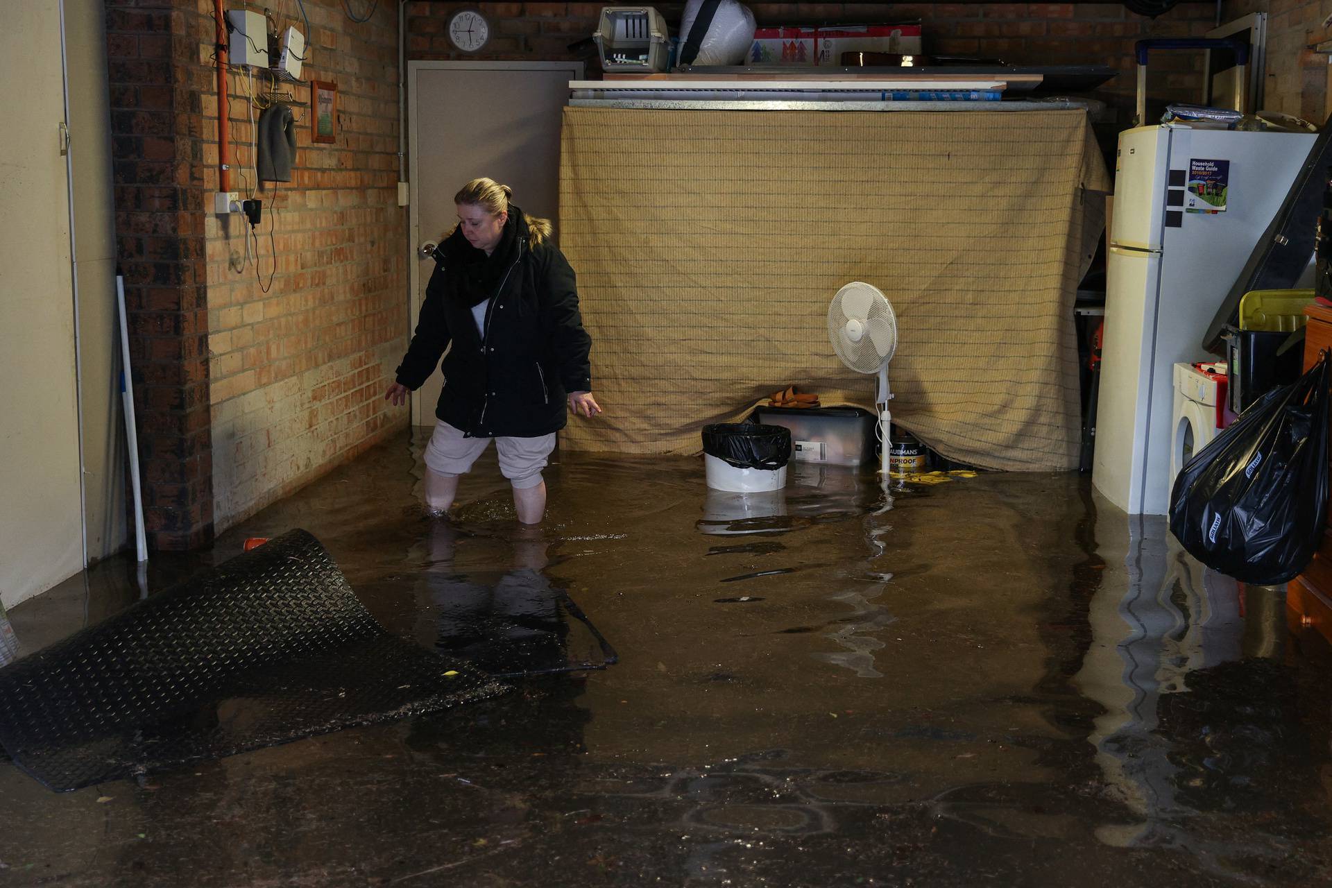 Flooding from heavy rains affects western suburbs in Sydney