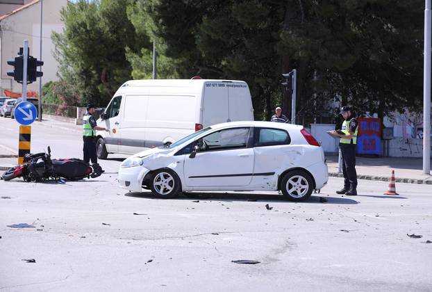 Split: Policijski očevid nakon sudara automobila i motocikla