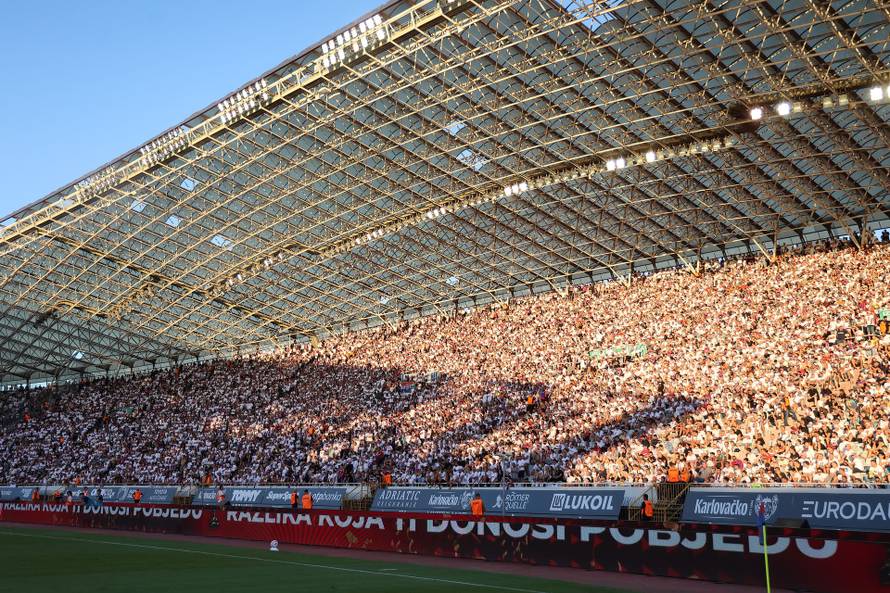 Split: Split: Navijači na Poljudu prate utakmicu Hajduk - Dinamo