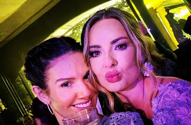 FOTO 'Kraljica sponzoruša' fotkala se potpuno gola: 'Ti si majka, razmisli o svojoj obitelji'