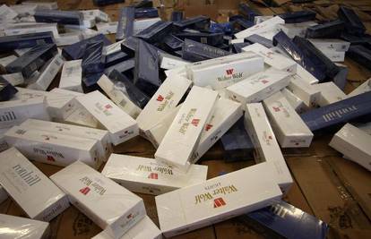 Bajakovo: Iz Srbije u autu švercao 90 kutija cigareta