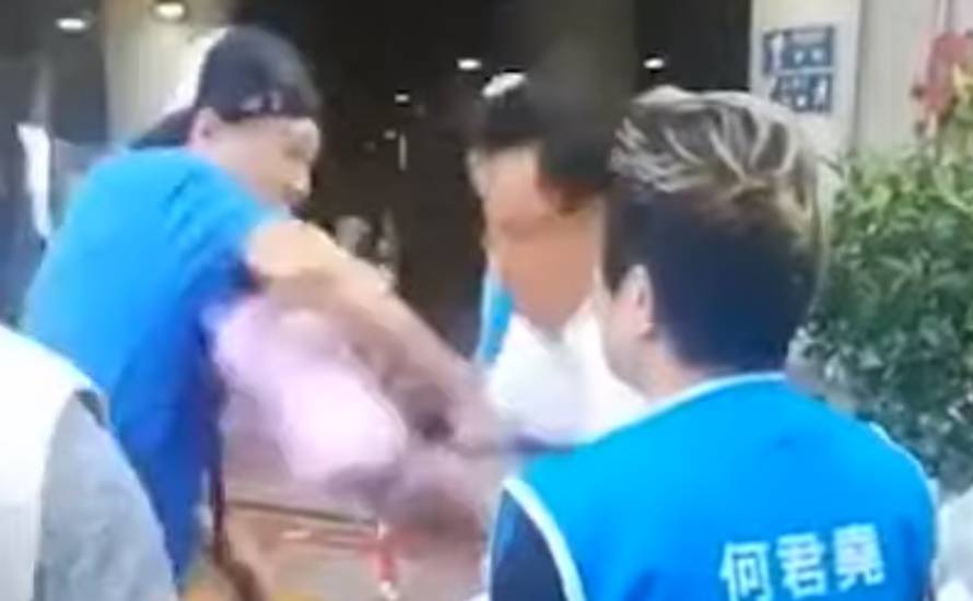 Uznemirujuća snimka: Nožem napao čovjeka u Hong Kongu