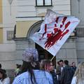 Građani i dalje blokiraju sud u Novom Sadu. Traže puštanje uhićenih aktivista na slobodu...