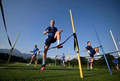 FOTO 'Joga bonito' u Brdu kod Kranja: Bišćan i Tomić pokazali igračima Dinama kako se to radi