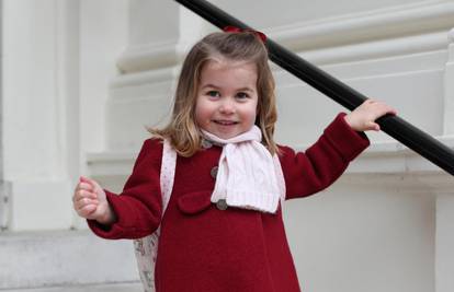 Princeza Charlotte (2) krenula u vrtić: Pozira kao prava dama