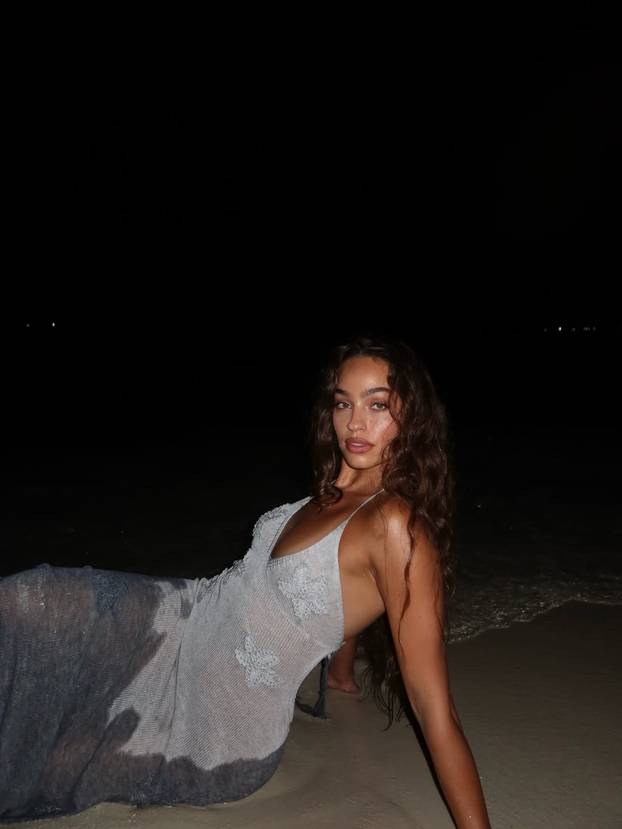 FOTO Hannah je plesačica koja može sve! Radi akrobacije, diže teške utege i osvaja izgledom