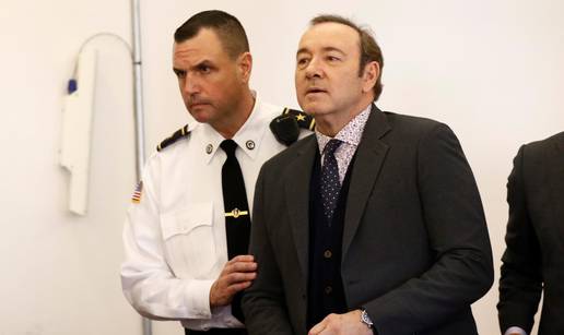 Kevin Spacey mora platiti 200 milijuna kuna odštete produkciji