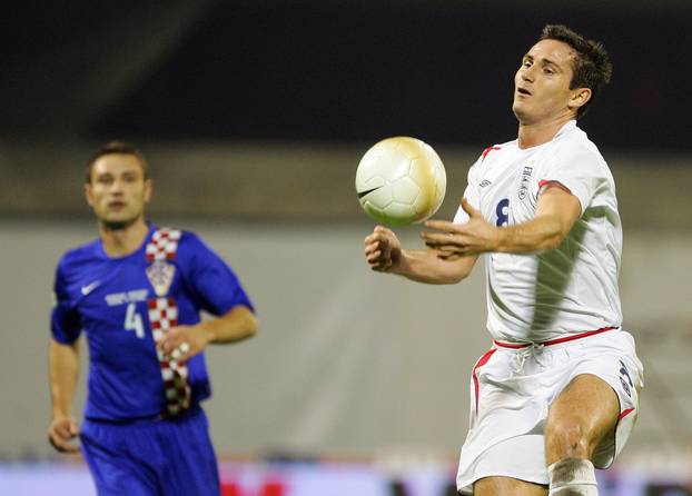 ARHIVA - 2006. Zagreb: Vatreni i "maksimirska krtica" srušili su Englesku 