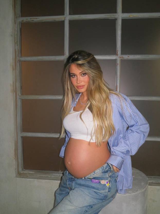 FOTO Trudna je, ali i dalje radi! Diletta objavila fotke s posla, a fanovi 'poludjeli': 'Ti si čarobna'