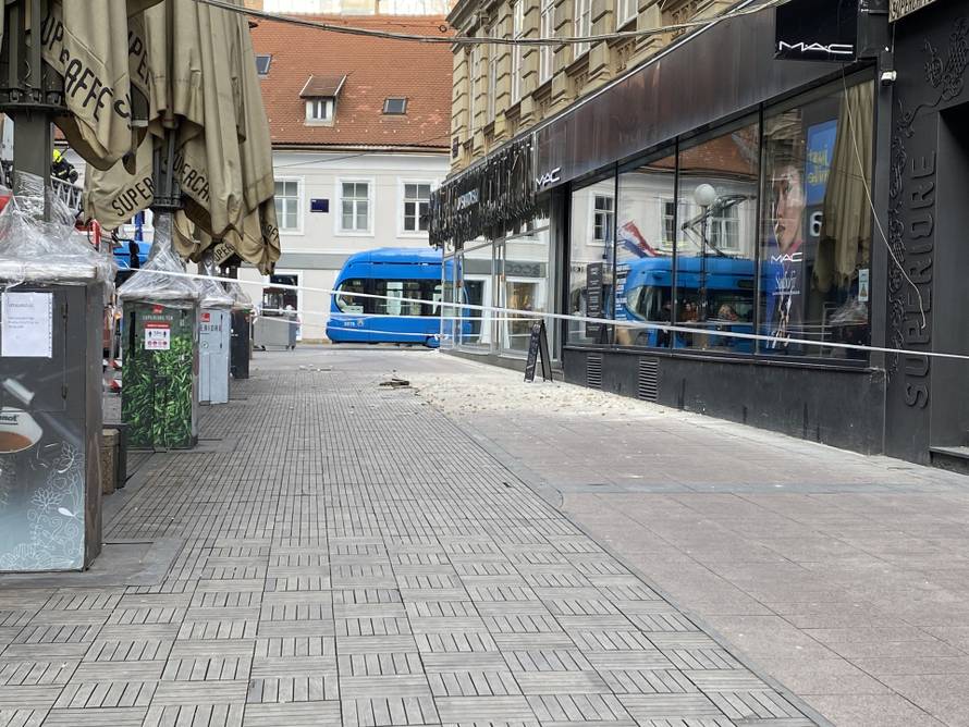 Na Ilici se srušili komadi zgrade: 'Cigle su pale blizu dvije cure'