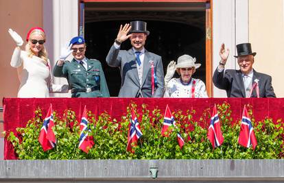 Princeza pozirala u vojnoj odori, svi primijetili jedan detalj! 'Šef vojske morao joj je to odobriti!'