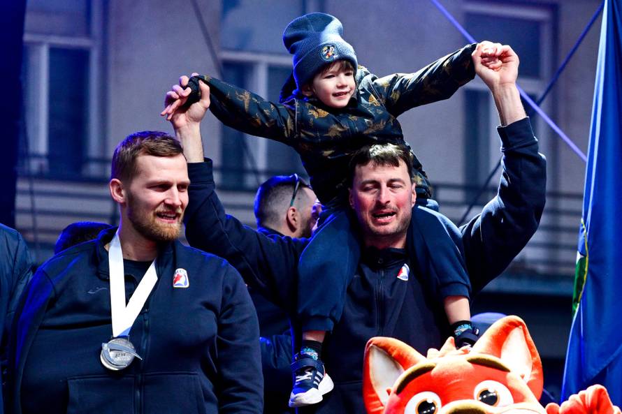 Zagreb: Marko Perković Thompson nastupio na svečanom dočeku hrvatske rukometne reprezentacije