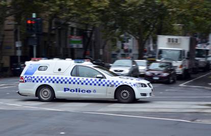 Užas u Australiji: Pregazio sina (3) kosilicom, dječak preminuo