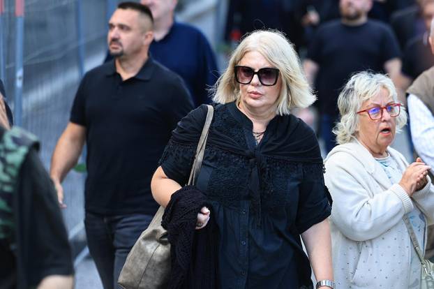 Zagreb: Posljedni ispraćaj novinara Roberta Valdeca 