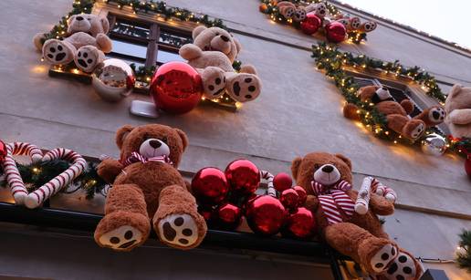 Poznata Hrvatica ukrasila 'pola ulice' plišanim medvjedićima