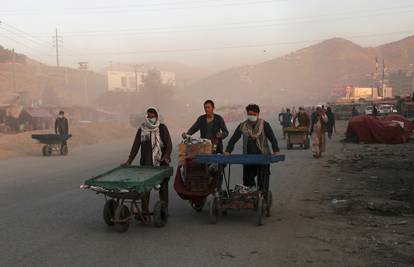 U Afganistanu poginulo sedam civila, eksplodirala autobomba