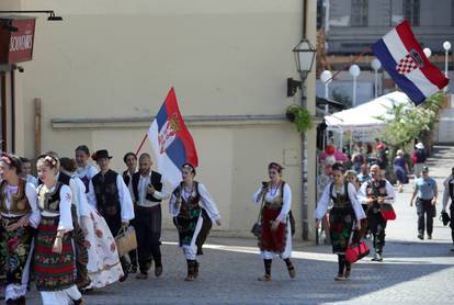 Sudionici Međunarodne smotre folklora zabavljali se na zagrebačkim ulicama