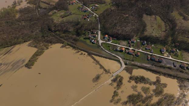 Na području Gračanice proglašeno je stanje neposredne opasnosti od poplava uslijed obilnih padavina