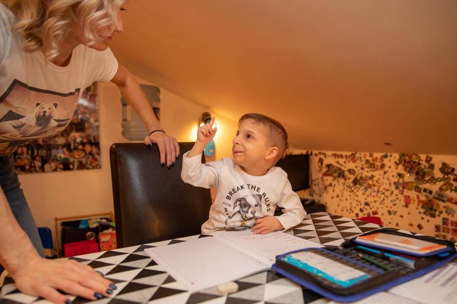 Nevio je krenuo u školu: Imam osam godina i osam kilograma