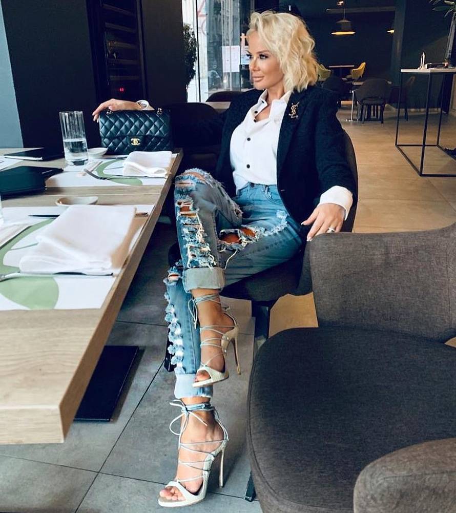 Maja 'Kobaja' je provocirala pa fanovima zabranila komentare