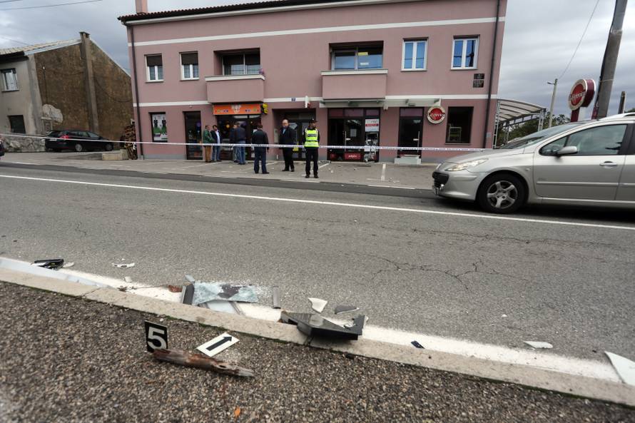 Rijeka: U ranim jutarnjim satima raznesen bankomat u mjestu Äavle