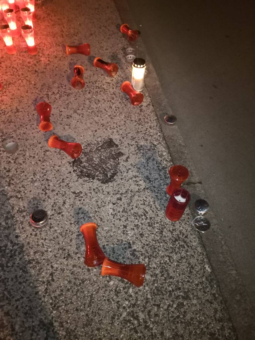 VIDEO Gazio i bacao lampione u Vukovarskoj u Puli: 'Zgrožen sam, dijete mi se rasplakalo'