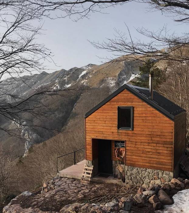 FOTO Pogledajte 10 najljepših hrvatskih planinarskih skloništa