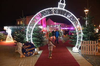 Evo kako izgledaju Adventi diljem zemlje: Sve je spremno u Opatiji, Splitu, Križevcima...