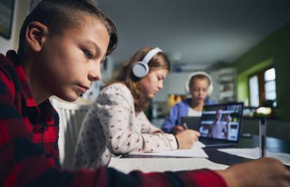 Online nastava izazov je djeci: Evo kako ih možete motivirati