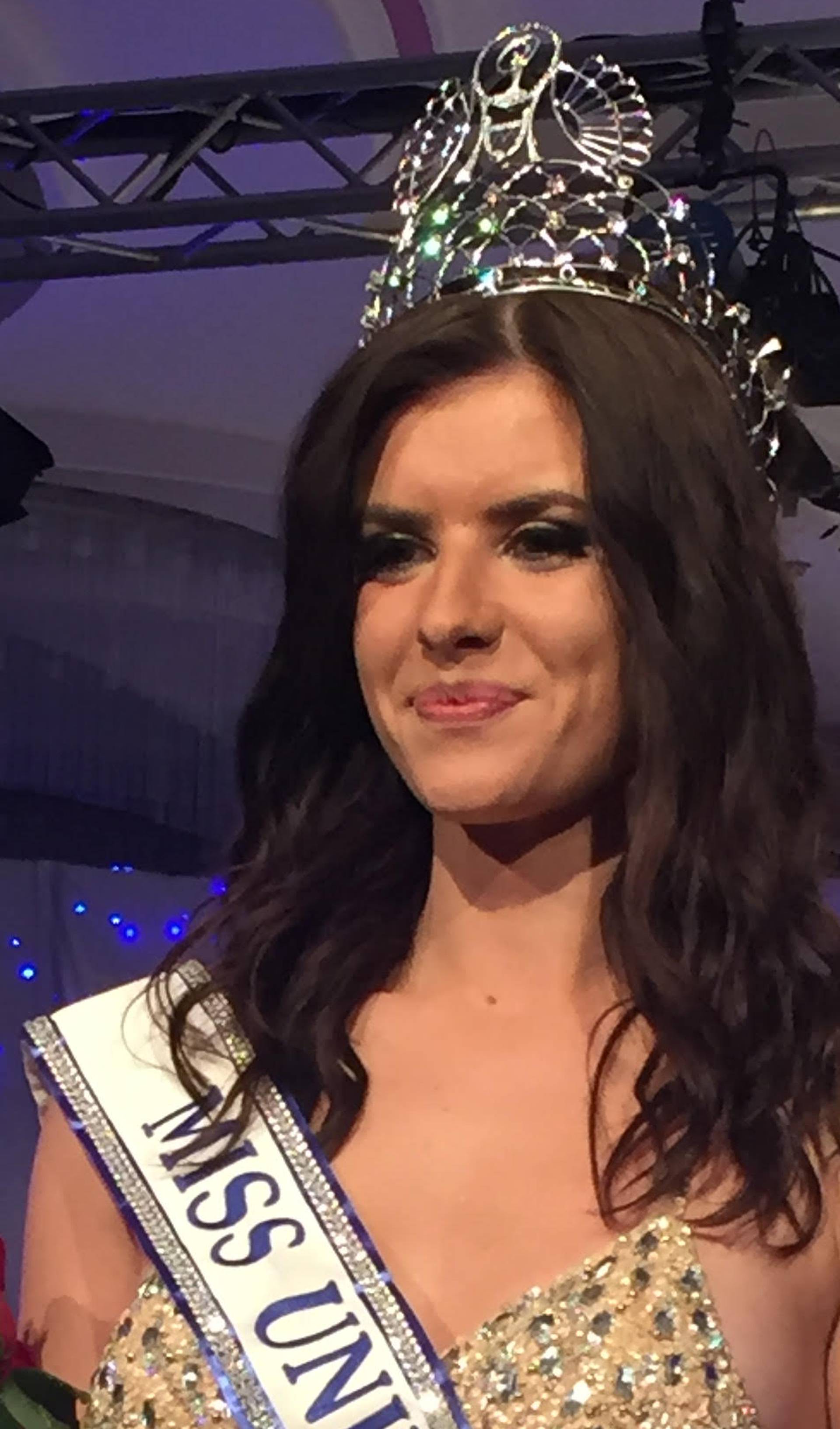 Atraktivna  Barbara Filipović je Miss Universe Hrvatske 2016.