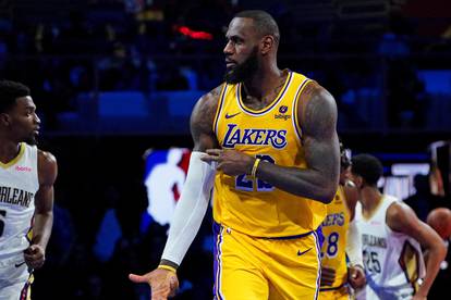 VIDEO LeBron, koliko još možeš? 'Kralj James' uništio Pelicanse, Lakersi ušli u finale NBA kupa